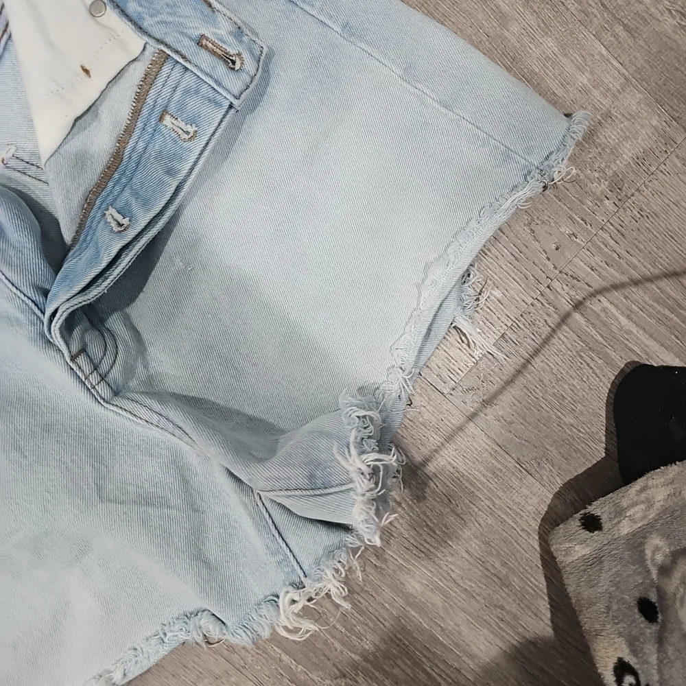 Madewell The Mom Jean Short Byer Wash Fray Hem Size 30 - Picture 6 of 9